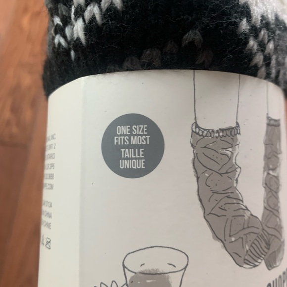 2 for 10 coffee shoppe black&white knit fuzzy socks - Picture 3 of 5